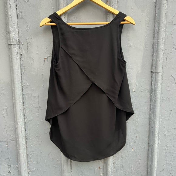 Banana Republic black sleeveless blouse, BNWT, size xs - Picture 4 of 9